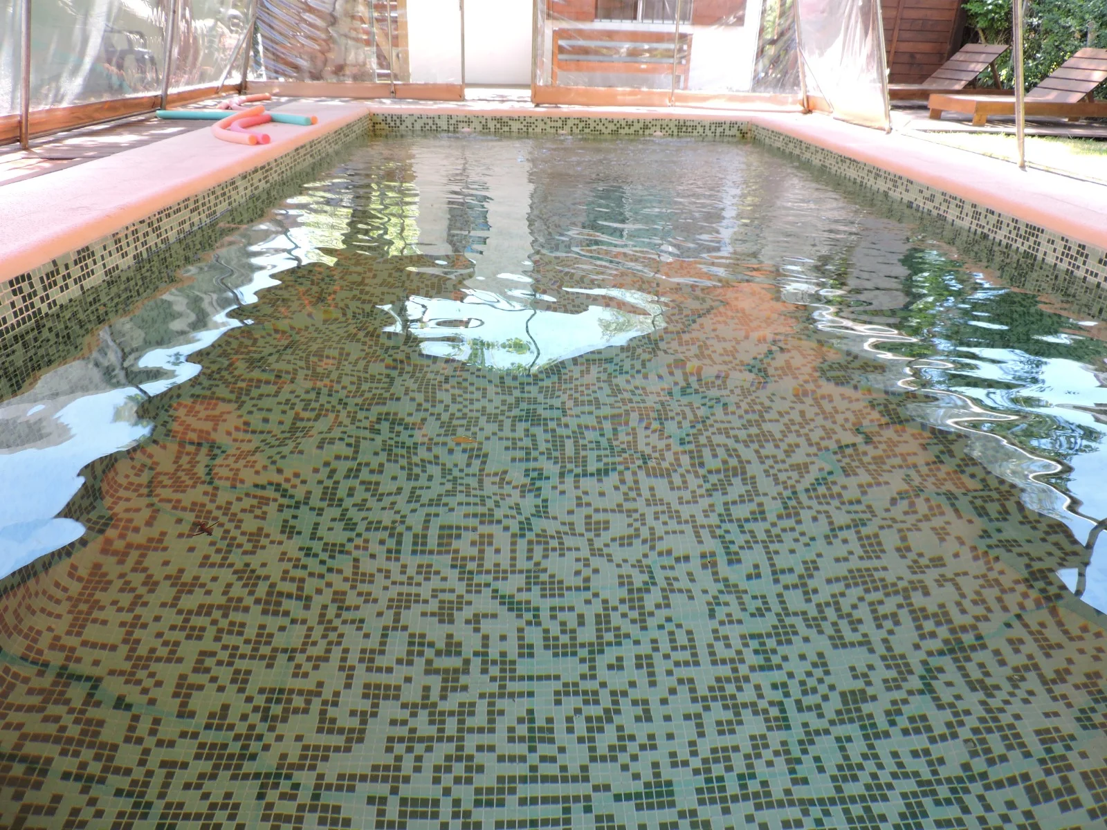 Casa con piscina climatizada